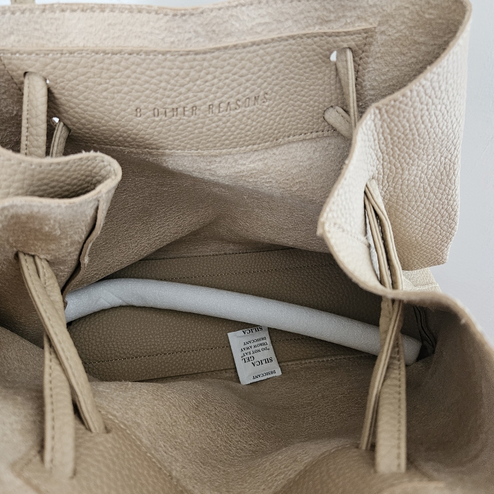 8 Other Reasons Vegan Leather Slouchy Bucket Bag Tan Neutral - Picture 5 of 8